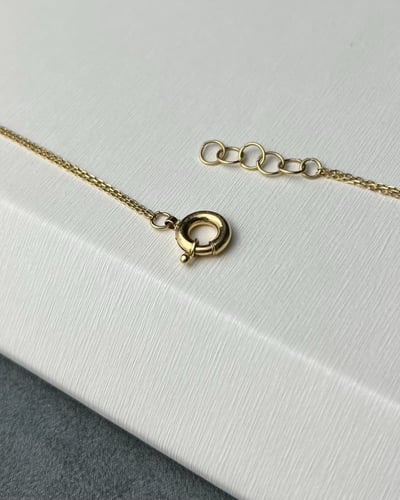 عقد ذهب صافي عيار 18 الوزن :6.0g