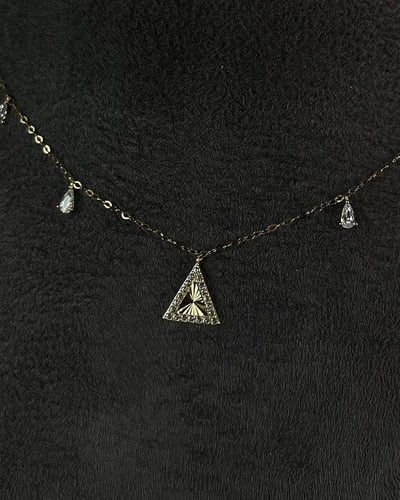 تشوكر ذهب عيار18 تصميم الماس الوزن 1.1g