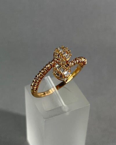 خاتم ذهب عيار 21 تصميم ألماس الوزن:2.9g