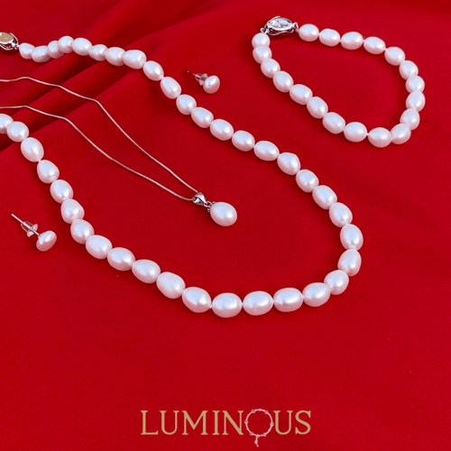 طقم الؤلؤ الخلاب