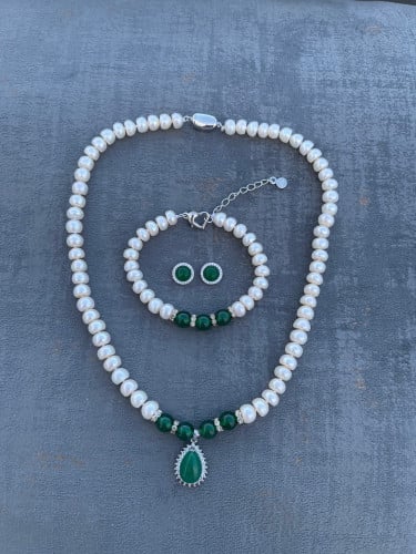 طقم الوطن من اللؤلؤ الطبيعي