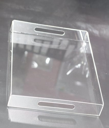 صواني الاكريليك متوفر بعدة مقاسات