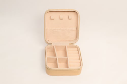 شنطة اكسسوارات