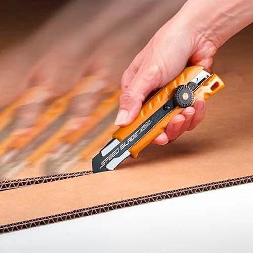 مشرط ورق وكراتين حجم وسط بشفرة حادة بالإضافة الى ش...