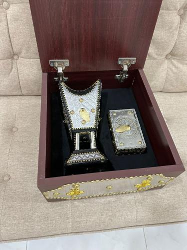 مبخرة ملكية وعلبه داخل صندوق