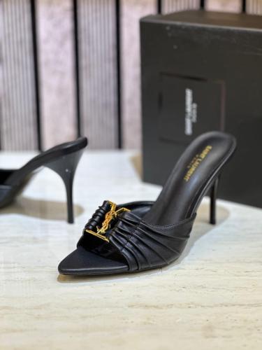 كعب سان لوران