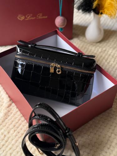 شنطة لورو بيانا