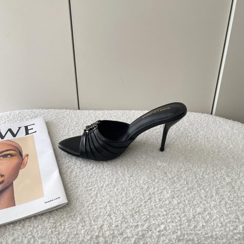 كعب سان لوران