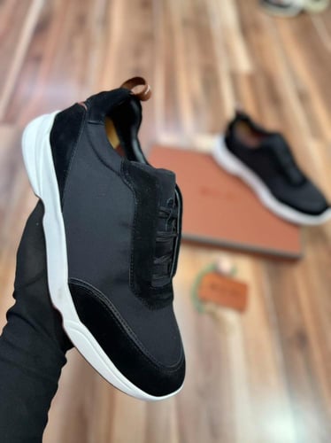 حذاء لورو بيانا