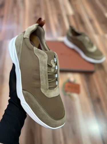 حذاء لورو بيانا