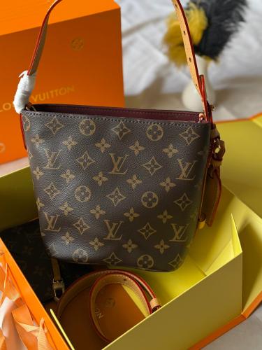 شنطة لويس فيتون