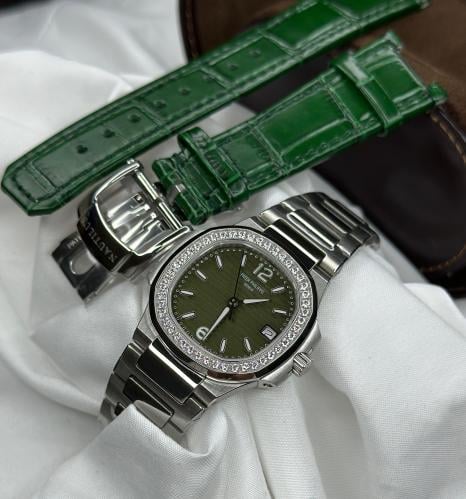 Patek Philippe Ladies Diamond Watch 32mm