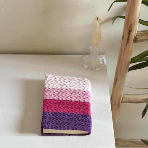 غلاف كتاب بـ تدرجات الوردي