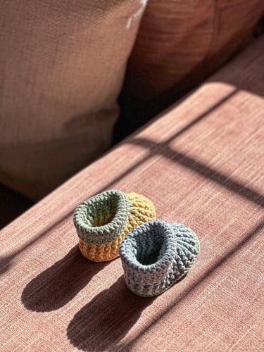 افرول مع جزمات عمر 3-6 اشهر