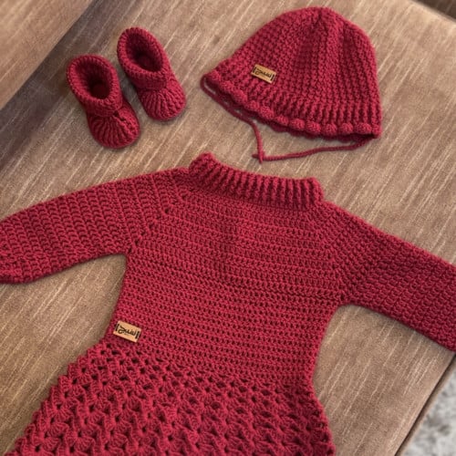 طقم فستان-قبعة-جزمات عمر2-5 اشهر