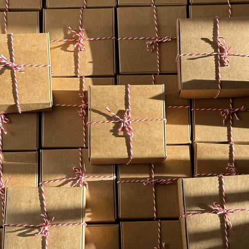 ميداليه بتغليف انيق مُناسب لـ التوزيعات