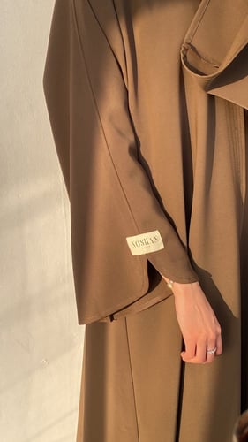 عباية كريب بلون مميز NOSH 18