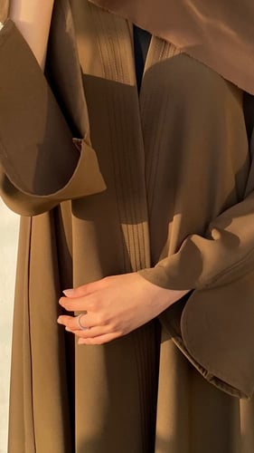 عباية كريب بلون مميز NOSH 18