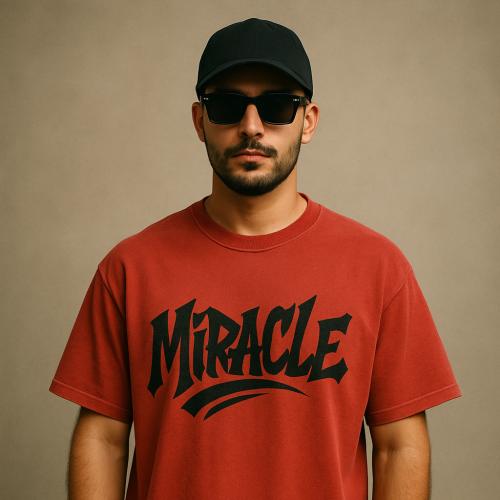 تيشيرت احمر - Red T-Shirt