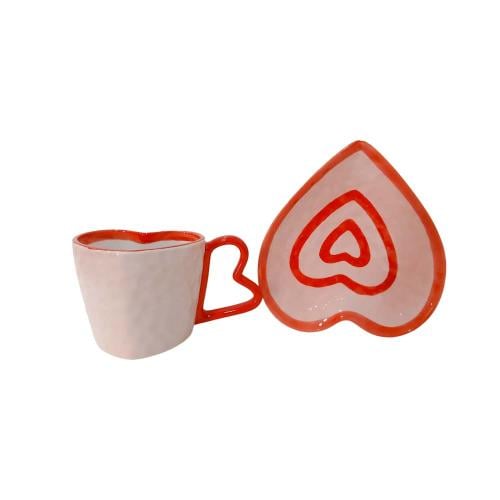 طقم كوب وصحن شكل قلب