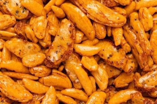 مكسرات ياباني مشكل