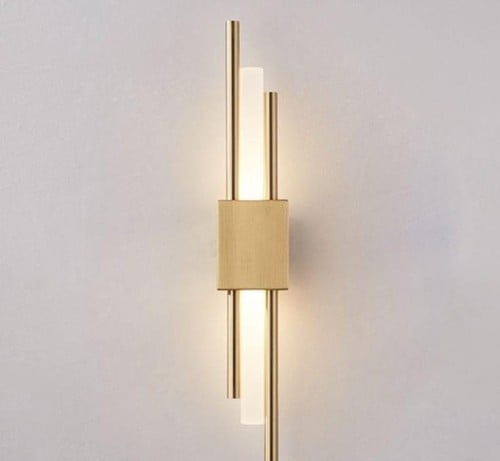 مصباح شمعدان جداري لون ذهبي