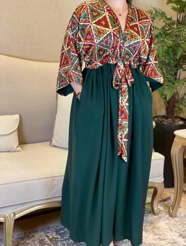 جلابية ملونة بربط زم بالخصر عشبي