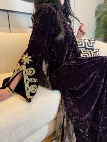 جلابية مخمل شك عالاكمام ليلكي داكن