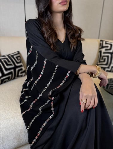 جلابية واسعة شيفون ولنن بربطة من الداخل أسود