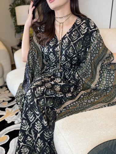 جلابية ناعمة كشمير زم عالخصر ملونة لون أخضر