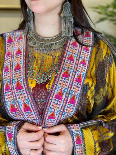 جلابية بطبقتين شعبي معاصر لون اصفر