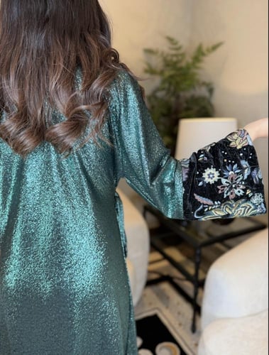 جلابية فستان لامع اكمام مخمل مشغول اخضر معدني