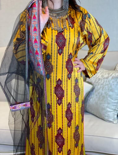 جلابية بطبقتين شعبي معاصر لون اصفر