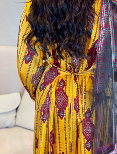 جلابية بطبقتين شعبي معاصر لون اصفر