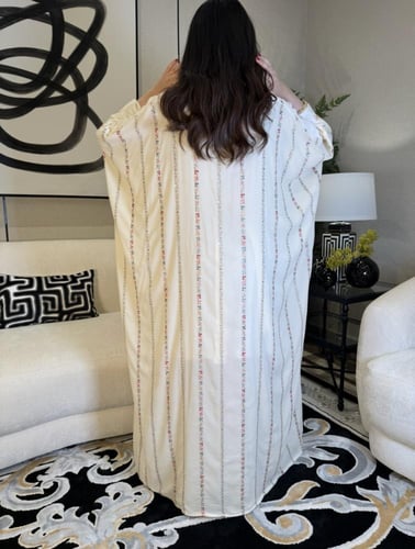 جلابية واسعة شيفون ولنن بربطة من الداخل كريمي