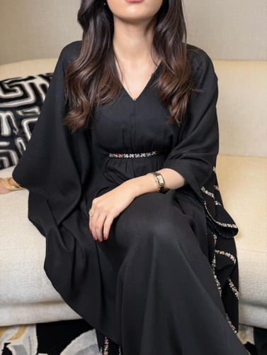 جلابية واسعة شيفون ولنن بربطة من الداخل أسود