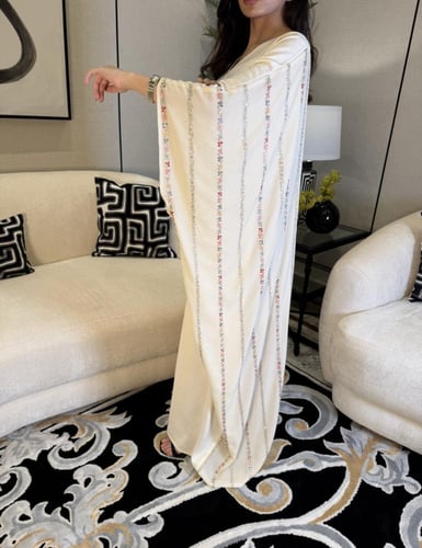 جلابية واسعة شيفون ولنن بربطة من الداخل كريمي