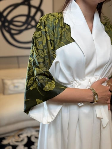 جلابية فستان بربطة عالخصر اوف وايت