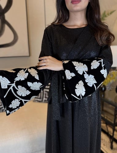 جلابية فستان لامع اكمام مخمل مشغولاسود معدني