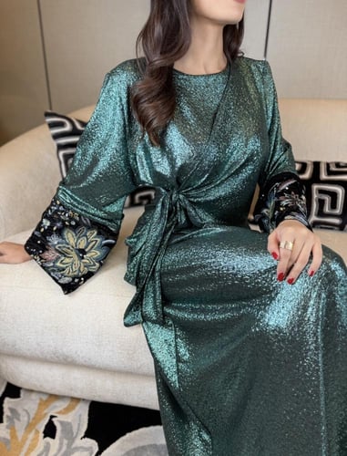 جلابية فستان لامع اكمام مخمل مشغول اخضر معدني