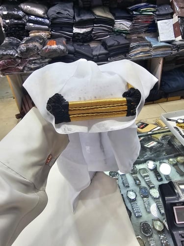 غتره مقصب متصل يتوفر احمر وابيض