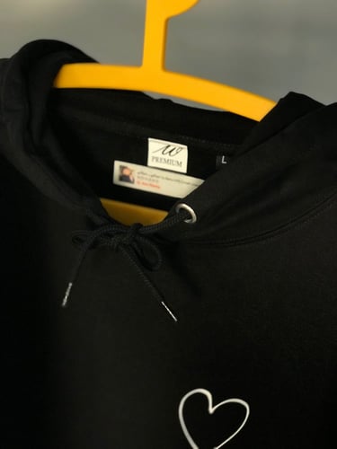 بلوفر القلب مع تاق