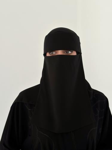 نقاب وسط مطاط قصير بغطوة - 1008