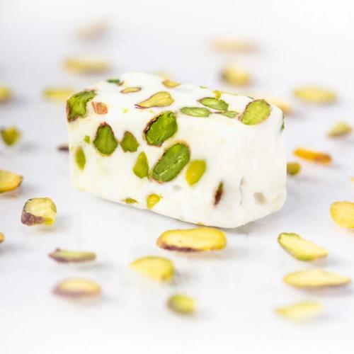 نوكا بالفستق الحلبي