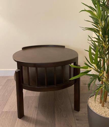Round coffee table 03