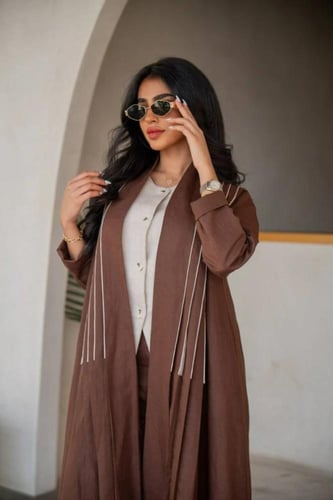 عباية لينن بطقم داخلي أنيق