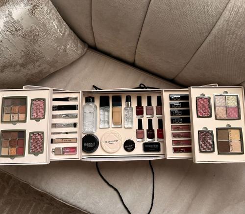 بوكس مكياج بديل ديور - أفضل مستحضرات تجميل للحصول...