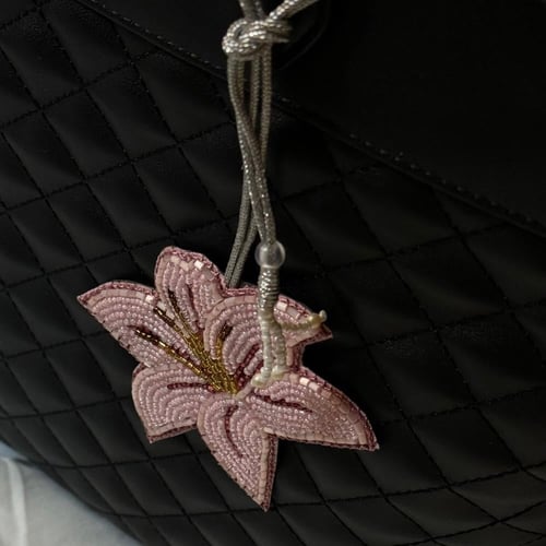 تعليقة الورد الطائفي