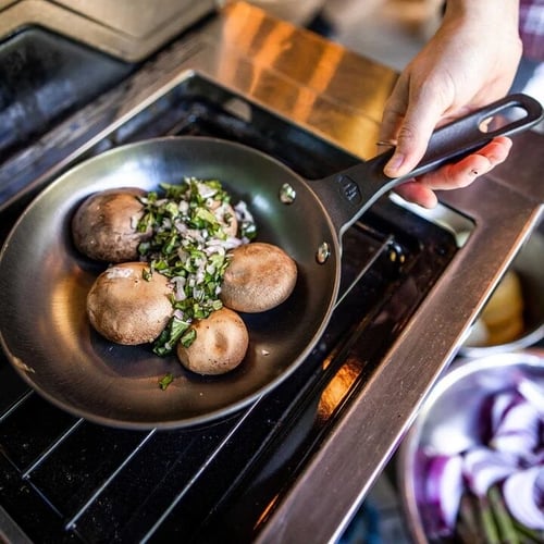 مقلاة شواء من الحديد المصبوب 25 سم من GSI