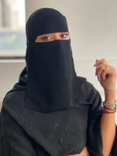 نقاب متوسط الطول